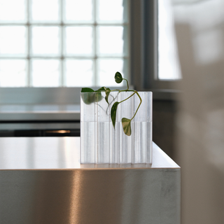 GRIDIFY VASE